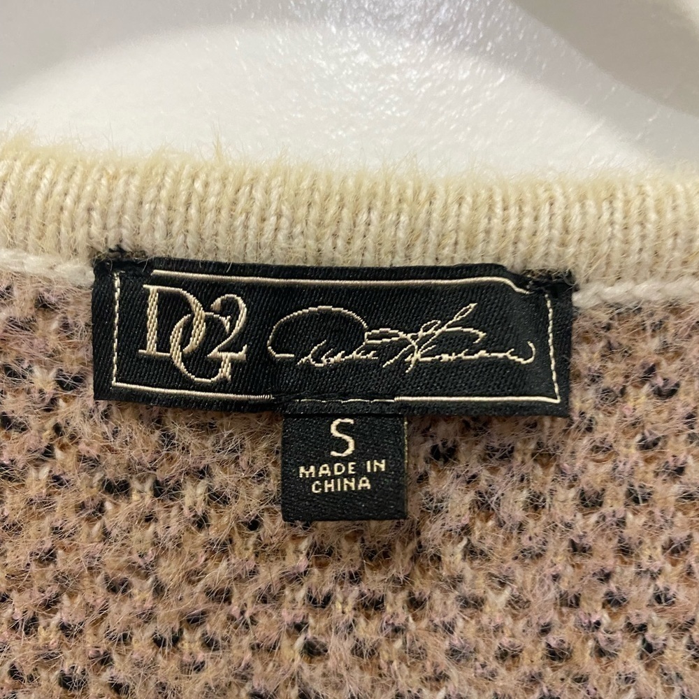 DG2 by Diane Gilman Sweater - Picture 3 of 6